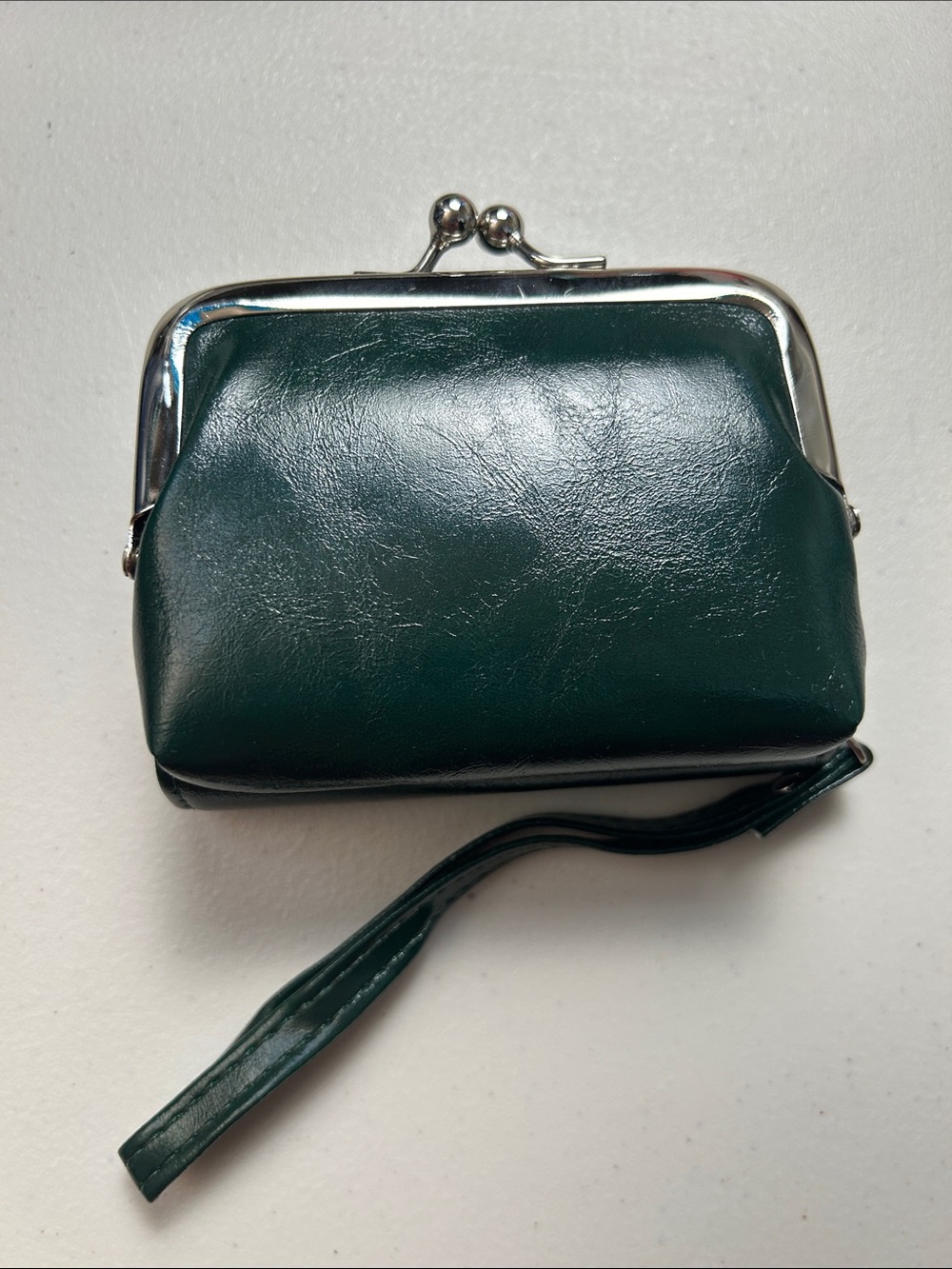 GREEN 💚 Leather Kiss-Lock Wristlet Clutch
